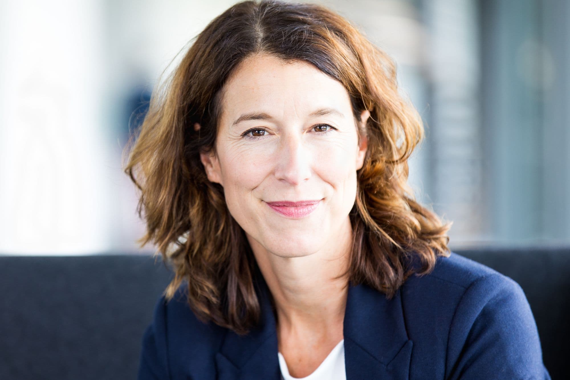 Picture shows a portrait of Ellen Heinrichs (credit: Florian Görner / Bonn Institute).