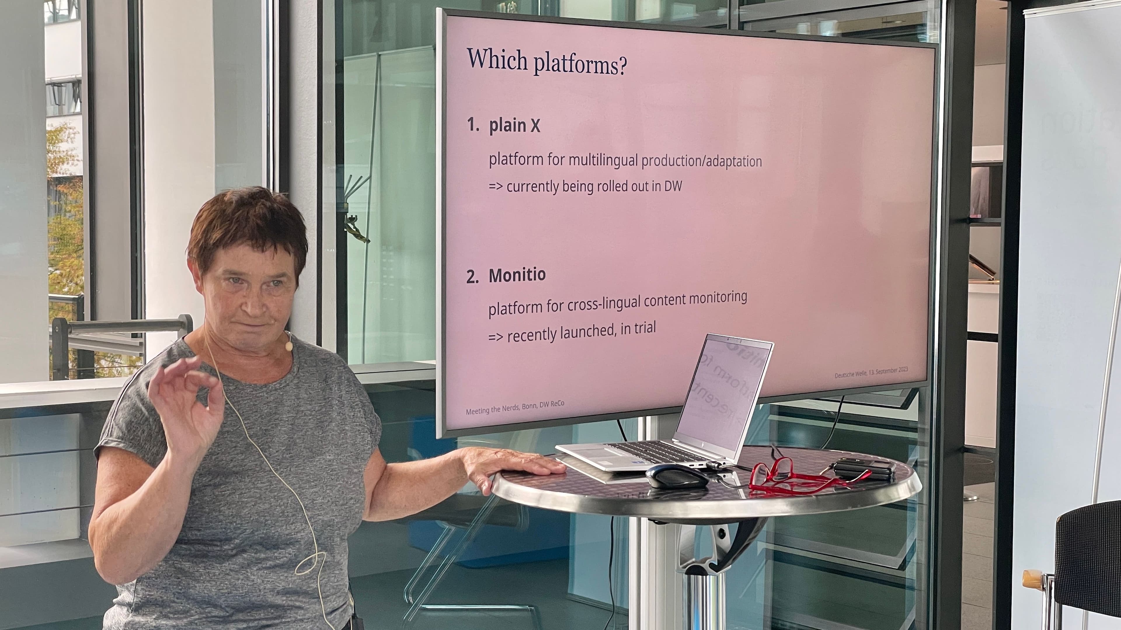 Peggy giving an HLT presentation at a DW event.